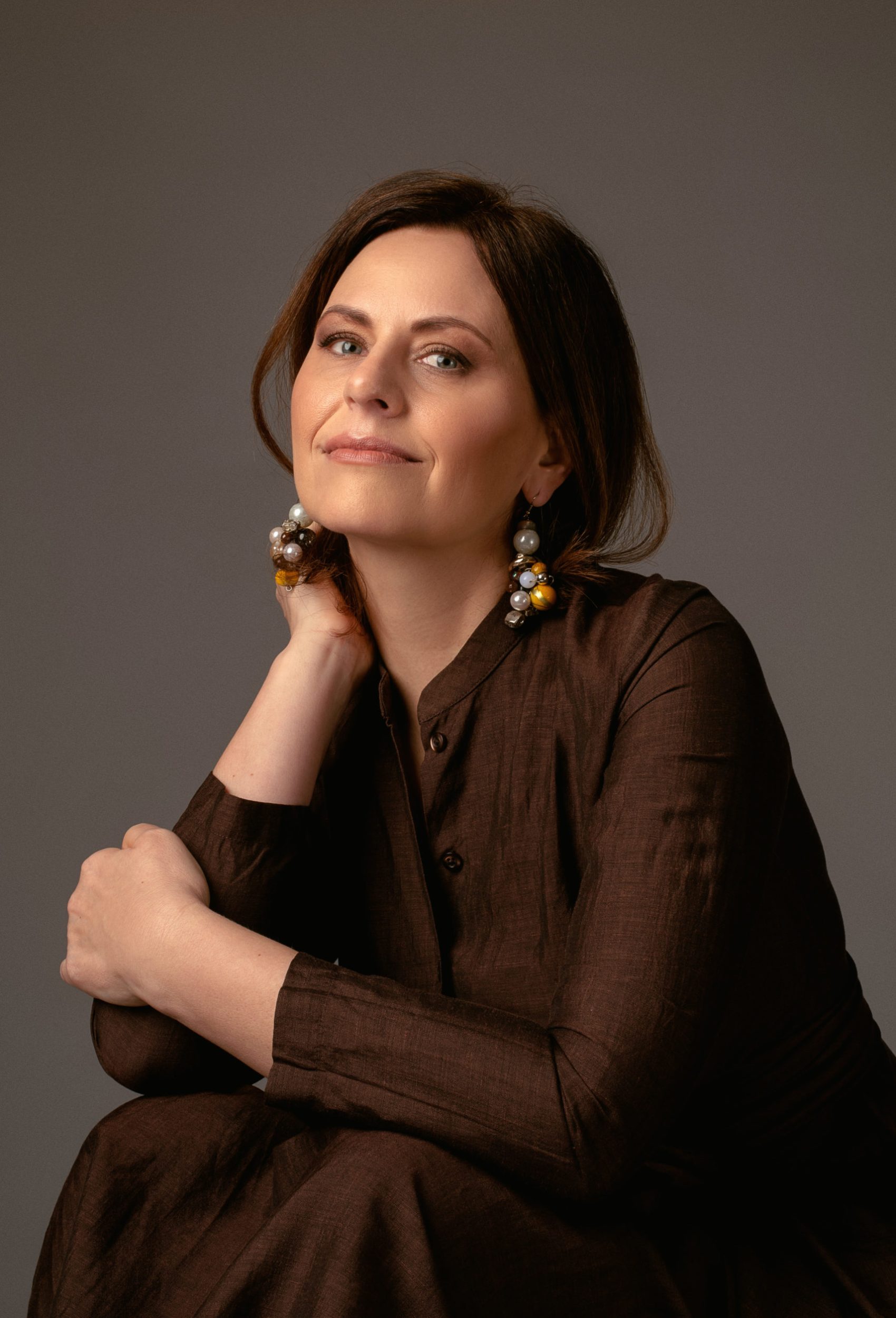 Lucia Bujnova, francúzska speváčka šanzónu